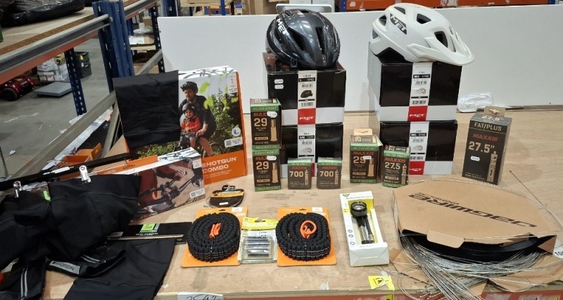 19 X BRAND NEW MIXED CYCLE LOT CONTAINING,3 X MET ECHO HELMETS IN WHITE IN S/M AND M/L AND 1 X MET STRADLE HELMET IN BLACK IN SIZE L, KIDS RIDE 1 X SHOTGUN COMBO MOUNTAIN BIKE SEAT AND HANDLE BARS COMBO, MAXXIS WELTERWEIGHT SCHRADER VALVE 29X2.5/3 AND MA