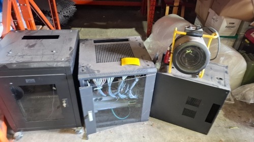 4 X MIXED LOT CONTAINING, 1 X PRISM SERVER BOX, 1 X ALL RACK SERVER BOX, 1 X UNBRANDED SERVER BOX AND CLIMATE KING 5KW FAN HEATER IN BLACK AND YELLOW
