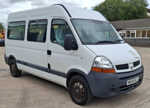 WHITE RENAULT MASTER MM33 DCI 100 MWB ACCESSIBILITY MINIBUS 2463 CC REG: MX54MLY MILES: 99,001 1ST REGISTERED: 1/9/2004 WITH V5 MOT UNTIL 18/2/2026 WITH KEY TOTAL CAPACITY INC DRIVER: 10 CURRENT SERVICE HISTORY SINCE PURCHASE & LIFT CERTIFIED UNTIL AT LEA