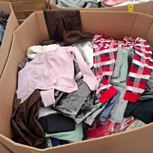 400+ BRAND NEW MIXED CLOTHING CONTAINING H&M PANTS IN BROWN SIZE 34, UNBRANDED PINK THIN JUMPER IN SIZE 16, M&S LADIES WHITE PANTS IN SIZE 18, YOURS PJ BOTTOMS IN RED AND BLACK IN SIZE 24 ETC IN ONE PALLET BOX