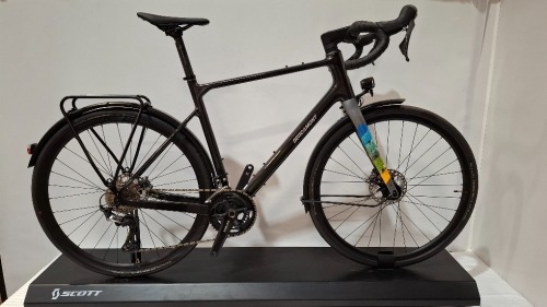 BERGAMONT GRANDURANCE RD ELITE BIKE MODEL: 291080 SIZE: 57 ORIG RRP &pound;3,099 28 INCH, ULTRA LITE HSC CARBON BGM ALLROAD CARBON RIGID FORK, DISC, THRU-AXLE SHIMANO GRX, 2X11 SHIMANO GRX, HYDRAULIC DISC SYNCROS CAPITAL RIMS, SHIMANO DYNAMO HUB SCHWALBE G-ONE 