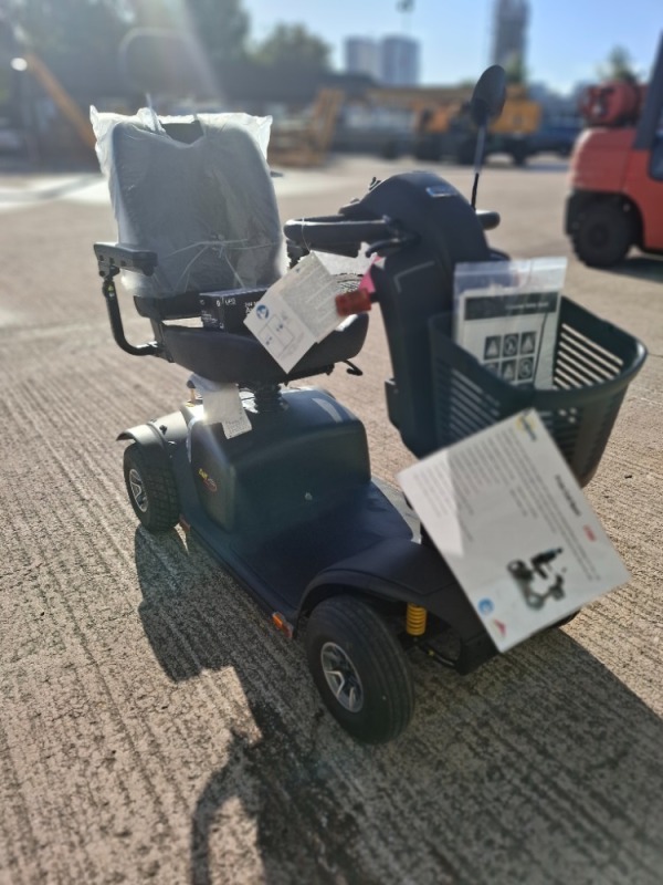 PRIDE COLT SPORT MOBILITY SCOOTER IN BLACK WITH BATTERY & CHARGER 21 MILE RANGE - MAX SPEED 8 MPH RRP &pound; 1,995 CONDITION - FAIR SOME SCRATCHES (TESTED WORKING & SEE ALL IMAGES FOR CONDITION )