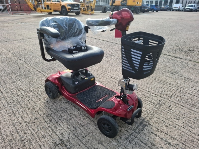 FREERIDER ASCOT MOBILITY SCOOTER IN RED WITH BATTERY & CHARGER 15 MILE RANGE - MAX SPEED 4/ MPH RRP &pound; 1,439 CONDITION - GOOD (TESTED WORKING & SEE ALL IMAGES FOR CONDITION )
