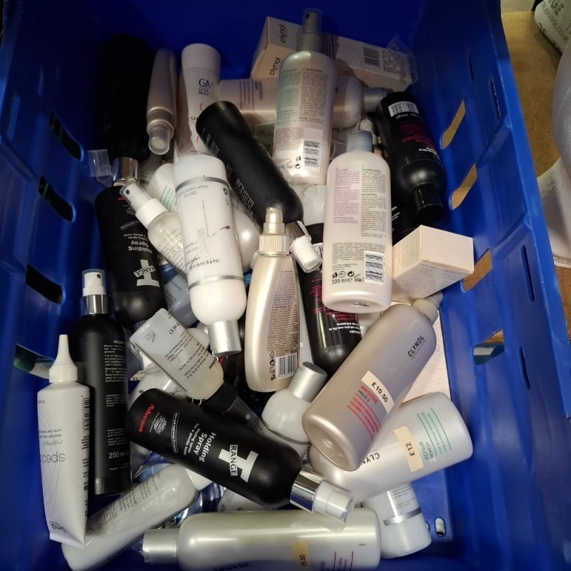46 X MIXED HAIR PRODUCTS TO INCLUDE - SPRAY CONDITIONER, HOLDING SPRAY, ANTI FRIZZ SERUM, DEEP CONDITIONER ETC