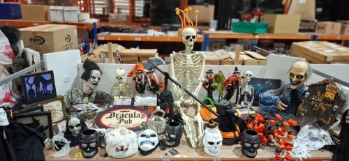 75 X PIECE BRAND NEW MIXED PREMIER HALLOWEEN DECORATIONS LOT TO INCLUDE 1M SKELETON - STANDING WITCHES - SKELETON TRICK OR TREAT BASKETS - HANGING ZOMBIES - HANGING SKELETONS - AXE - ETC ON FULL BAY