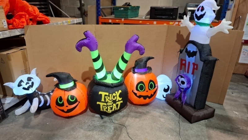2 X MIXED PREMIER HALLOWEEN LOT TO INCLUDE - 1X 1.5M LIT INFLATABLE STANDING GHOST - 1X PUMPKIN- WITCH LEGS - CAT- SKELETON LIT INFLATABLE