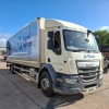 WHITE DAF TRUCKS LF, REG NO: F18RRL, ENGINE SIZE: 6700CC, FIRST REGISTERED: 26/01/2017, 423,828 KM, DIGITAL TACOGRAPH RECORDER, FRONT & REAR CAMERAS, 18 TONNE RIGID, DEL SUPER LOADER TAIL LIFT MODEL 51500G DOM-2016 S/N 99413. *PLEASE NOTE, THIS DOES START