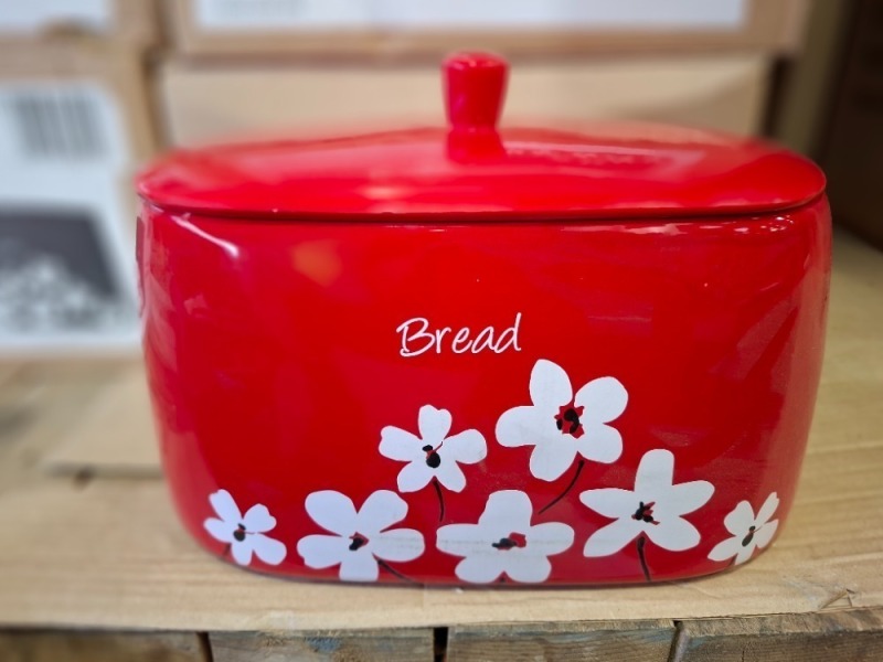 11 X BRAND NEW LIVING FROM ARGOS RED SCATTER FLORAL CERAMIC BREAD CROCK IN SIZE L 30 CM X 16 CM X W 16