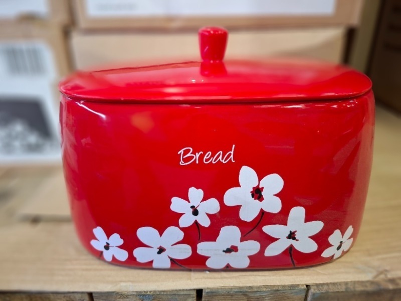 10 X BRAND NEW LIVING FROM ARGOS RED SCATTER FLORAL CERAMIC BREAD CROCK IN SIZE L 30 CM X 16 CM X W 16