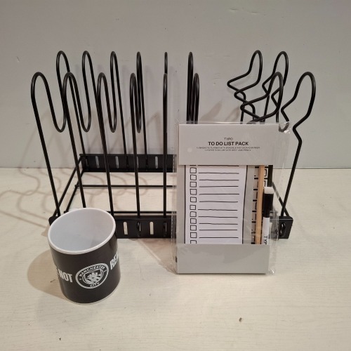 169 X BRAND NEW MIXED LOT CONTAINING 120 TYPO TO DO LIST PACKS , 33 X MANCHESTER CITY HEAT CHANGE CUPS , 16 X PLATE / DISH RACKS