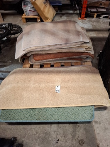 39 X MIXED DOOR MATS / RUNNERS IN VARIOUS COLOURS AND SIZES