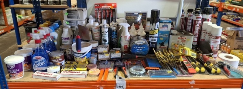 50+ PIECE BRAND NEW MIXED LOT TO INCLUDE WEATHER PROOF GAP FILLER - EXPANDING FOAM - FLASHING TAPE - PVA ADHESIVE SEALER - DRILL BITS - SCREW DRIVERS - TROWEL - VARIOUS SILICONE - GLOSS PAINT - DRY WALL SCREWS ETC