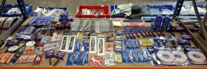 50 + PIECE BRAND NEW MIXED LOT TO INCLUDE LYNWOOD LARGE STRIPPING KNIFE - 18MM SNAP KNIFES - DRAUGHT EXCLUDERS - BRUSH CLEANER - BLOCK BRUSHES - PAINT ROLLERS - FENCE BRUSHES - ARTIST BRUSHES - DOOR HANDLE SETS - PAINT PADS - ETC