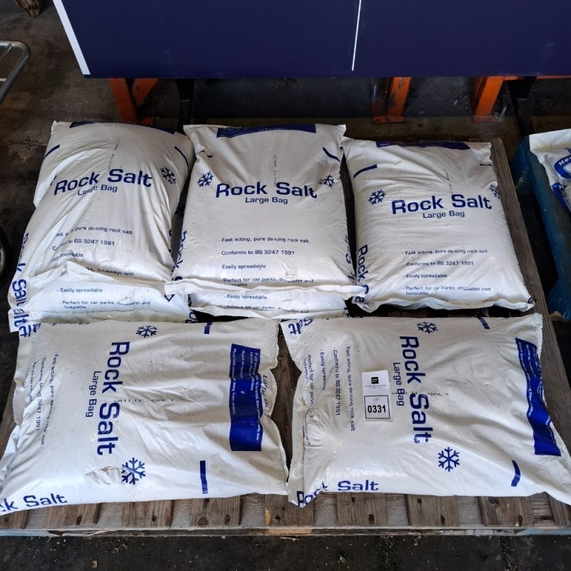 7 X BRAND NEW LARGE BAGS OF ROCK SALT - (WHITE SALT)