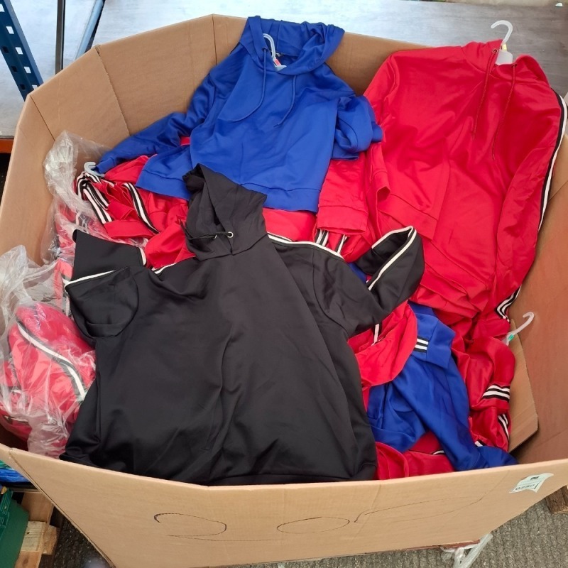 200 X BRAND NEW GEORGE CLOTHING LOT CONTAINING, GEORGE SWEATSHIRT HOODIES IN RED BLUE AND BLACK IN SIZES 1X, 2X AND 3X (ON ONE PALLET BOX)