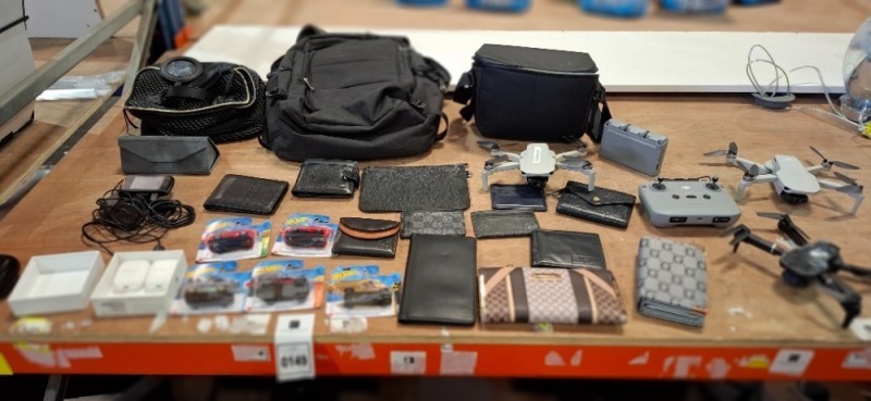 30 X MIXED LOT CONTAINING DJI MINI2 DRONE , DJI MINI 2 TWO-WAY CHARING HUB WITH BATTERIES , FACEGLE DRONE , VSNOON BACKPACK IN BLACK , AIRPODS WIRELESS CHARGING , VARIOUS WALLETS / PURSES , HOT WHEELS TOY CARS ETC *** NOTE: DRONES MAY BE BOUND TO PREV OWN