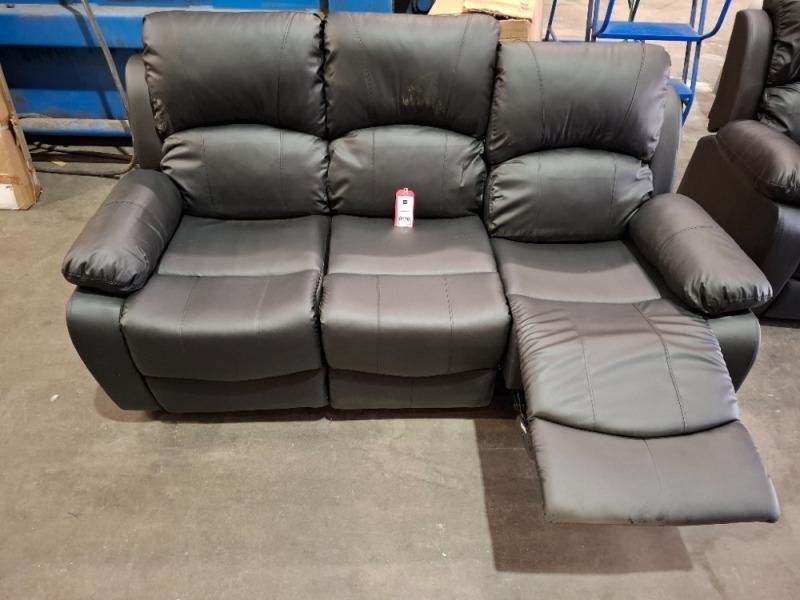 1 X HOMELIFE BANBURY FAUX LEATHER 3 SEAT RECLINER SOFA IN BLACK IN SIZE W196 X D97 X 101 CM (NOTE CONDITION MARKS / SMALL RIP )