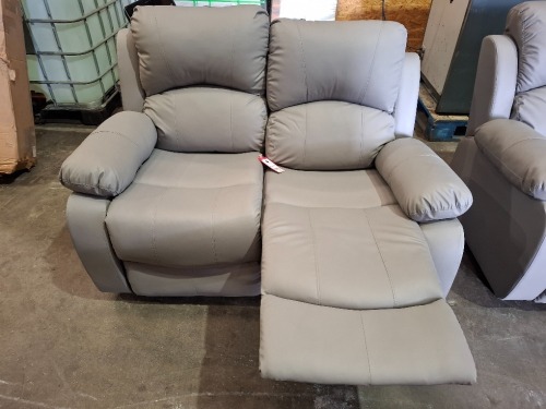 1 X HOMELIFE BANBURY FAUX LEATHER 2 SEAT RECLINER SOFA IN GREY IN SIZE W136 X D74 X 101 CM (NOTE CONDITION SOME MARKS )