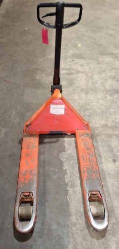 1 X WIDE FORK PUMP TRUCK IN RED