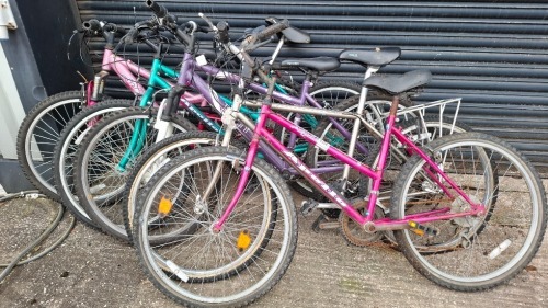 5 X MIXED BIKE LOT TO INCLUDE 3X APOLLO BIKES - 1X GARRY FISHER BIKE - 1X UNKNOWN BIKE