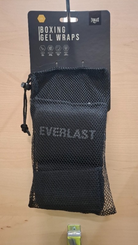 50 X BRAND NEW EVERLAST BOXING GEL WRAPS IN BLACK SIZE S/M