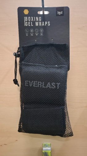 50 X BRAND NEW EVERLAST BOXING GEL WRAPS IN BLACK SIZE S/M