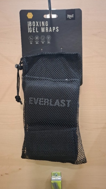 25 X BRAND NEW EVERLAST BOXING GEL WRAPS IN BLACK SIZE S/M