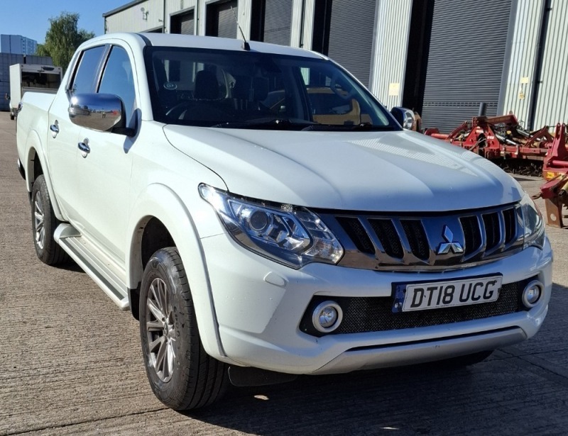 WHITE MITSUBISHI L200 BARBARIAN DI-D, REG NO: DT18 UCG, FIRST REGISTERED: 22/08/2018, 1 KEY, WITH V5, MOT UNTIL 21/08/2026, MILEAGE: 150,429, CLIMATE CONTROL, CRUISE CONTROL, LEATHER SEATS, HEATED FRONT SEATS, TOW BAR