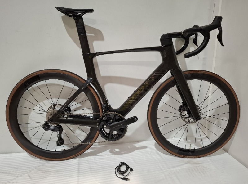 SCOTT FOIL RC 10 BIKE MODEL: 290344 SIZE: L ORIG RRP &pound;5,955 FOIL DISC HMX CARBON FRAME FOIL DISC HMX FORK SHIMANO ULTEGRA DI2 24 SPEED SCHWALBE ONE RACE-GUARD TYRES WITH BLUETOOTH CONNECTOR (SEE ALL IMAGES FOR CONDITION)