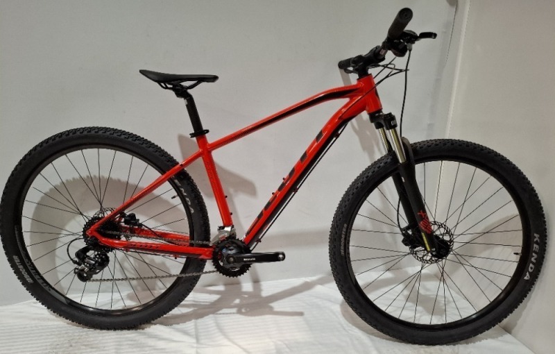 SCOTT ASPECT 960 BIKE MODEL: 280563 SIZE: M ORIG RRP &pound;559 ASPECT 700/900 ALLOY FRAME SUNTOUR XCE28 100MM SHIMANO TX800 16 SPEED TEKTRO HYD. DISC BRAKES KENDA BOOSTER