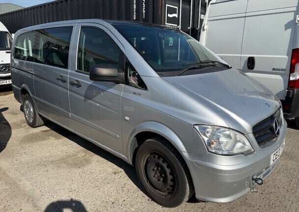 SILVER/BLACK MERCEDES-BENZ VITO 113 CDI TRAVELINER DIESEL MPV (CLASSIFIED AS M1 ON V5 SO NO VAT) 2143CC FIRST REGISTERED 23/5/2013 REG: CE13 TYK 1 KEY WITH V5 MOT EXPIRED 26/7/2025 MILEAGE UNKNOWN THIS VEHICLE IS A NON RUNNER BONNET IS BROKEN **** PLEASE