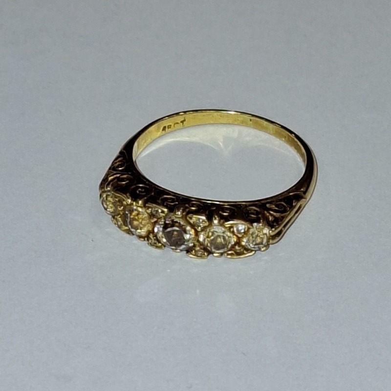9 CT GOLD STONE SET RING - WEIGHT 4.009 G (AUTHORISED AS GENUINE BY AN INDEPENDENT JEWELLER)