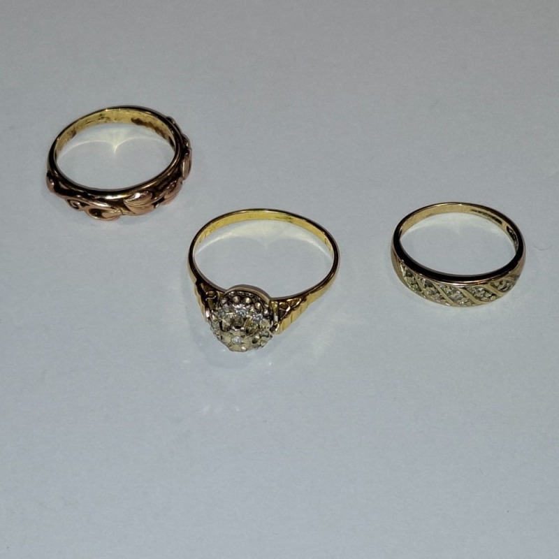 3 X RINGS IE. 1 X 9CT GOLD RING WITH WHITE STONES 1 X 9 CT GOLD DRESS RING 1 X YELLOW GOLD COLOURED STONE SET RING (NO HALLMARK) (AUTHORISED AS GENUINE BY AN INDEPENDENT JEWELLER) WEIGHT OF ALL 3 RINGS COMBINED - 10.122 G