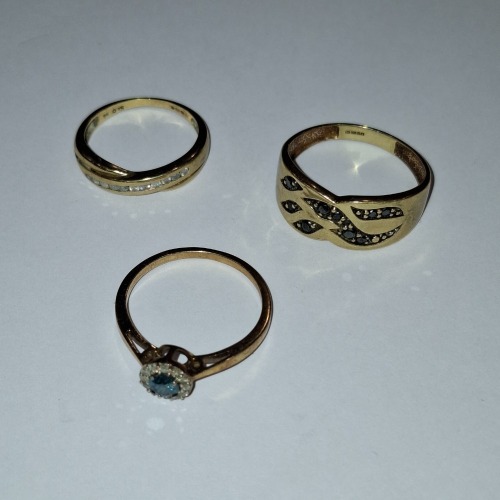3 X RINGS IE. 1 X 9 CT GOLD SAPPHIRE RING 2 X 9 CT GOLD STONE SET RINGS (AUTHORISED AS GENUINE BY AN INDEPENDENT JEWELLER) WEIGHT OF ALL 3 RINGS COMBINED - 8.649 G