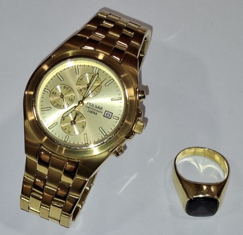2 X ITEMS OF JEWELLERY IE. 1 X PULSAR WATCH 1 X YELLOW METAL BROWN STONE RING (NO HALLMARK) - (AUTHORISED AS GENUINE BY AN INDEPENDENT JEWELLER)