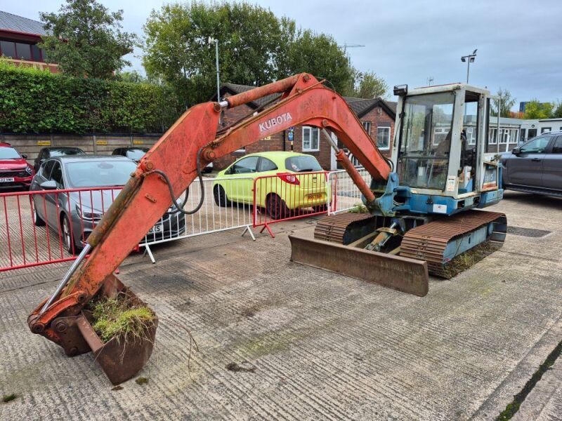 KUBOTA KX 15 EXCAVATOR, NO KEY, NO BATTERY. WE ARE ADVISED.MACHINE HASN&rsquo;T BEEN OPERATIONAL SINCE 2020.