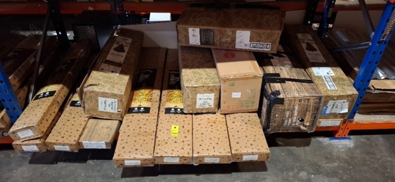 15 X MIXED CHRISTMAS TREE LOT CONTAINING PRE - LIT ROCKY MOUNTAIN PINE 6FT , 2.1M JAPANESE PINE TREE WITH 420 LEDS , GLENSHEE SPRUCE 7FT , PRE - LIT CHRISTMAS DOOR SET , ETC OVER A FULL BAY - (NOTE CUSTOMER RETURNS )
