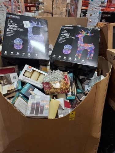 FULL PALLET BOX OF MIXED CHRISTMAS ITEMS LOT CONTAINING 1.15M SOFT ACRYLIC REINDEER LIGHT SCULPTURE 160 LEDS , 30 CM GLITTER WATER SPINNER , 960 WARM WHITE LED ICICLE LIGHTS , FLICKABRIGHTS DECORATIVE CANDLE SET , 3 FLICKABRIGHTS GLASS CUP CANDLE SET ETC