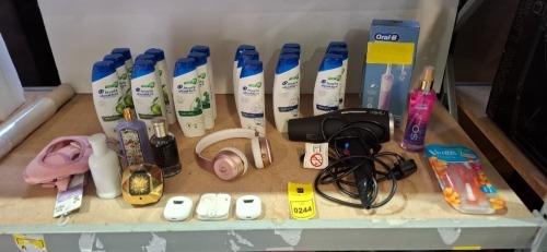 30 X PIECE MIXED LOT CONTAINING HEAD & SHOULDERS , ORAL - B ELECTRIC TOOTHBRUSH , WAHL HAIR DRYER , EARPHONES , VARIOUS DESIGNER BRANDED PERFUMES ETC