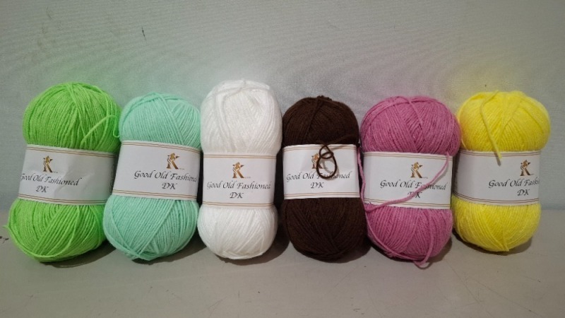 80 X BRAND NEW KNITCO GOOD OLD FASHIONED DK YARN IN VARIOUS COLOURS GREEN , YELLOW , BROWN , WHITE , PINK , ETC IN ONE LARGE BACK