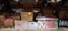 1000 + BRAND NEW MIXED CHRISTMAS LOT CONTAINING SET OF 8 CHRISTMAS CRACKERS AND CHRISTMAS GIFT BAGS IN VARIOUS STYLES AND SIZES IN ONE FULL PAY