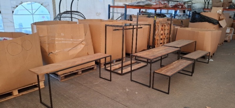 7 X MIXED LOT CONTAINING 2 X SET OF TABLE AND BENCH IN METAL / RUSTIC WOOD , 2 X INDUSTRIAL - STYLE GLASS TOP CONSOLE CHANGING ROOM TABLES WITH CLOTHING RAIL , 1 X SMALL WOOD / METAL TABLE