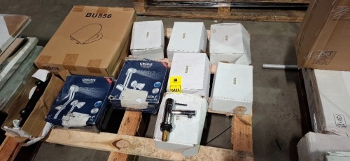 11 X MIXED BATHROOM LOT CONTAINING 2 X GROHE TEMPESTA - F TRIGGER SPRAY 30 WALL HOLDER SET , 2 X TOILET SEAT BU556 , 6 X BATHROOM MIXER TAPS WITH FITTINGS , 1 X SHOWER THERMOSTATIC IN BLACK (NOTE CUSTOMER RETURNS