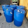 6 PC MIXED LOT CONTAINING 5 BLUE PLASTIC DRUMS 120L (WAS USED IN SERIES AS A WATER BUTT STORAGE SYSTEM) AND 1 X HEAVY DUTY SACK / WHITE GOODS TRUCK - 5