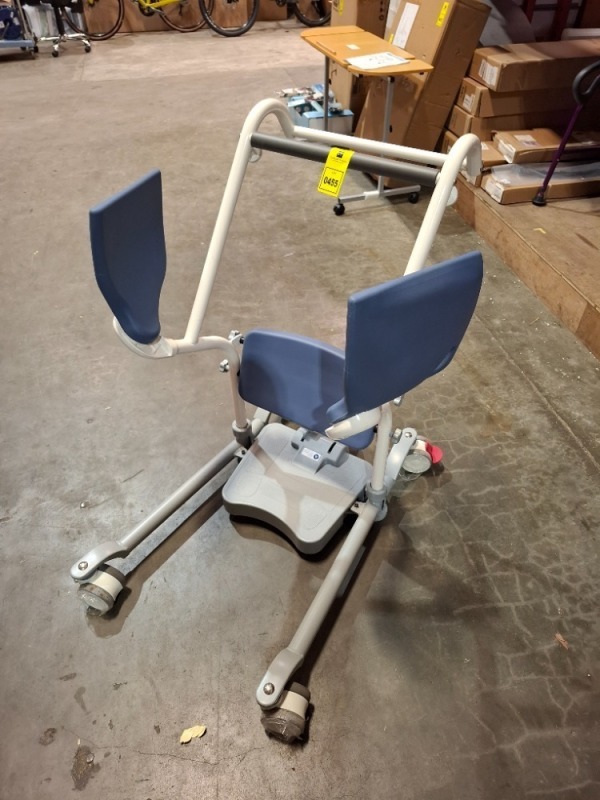 1 X BOOST ADJUSTABLE TRANSFER AID - RRP &pound;999