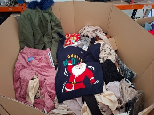 400 X MIXED CLOTHING LOT TO INCLUDE I LOVE HOLAIA HOODIE L / XL , CHERRY KOKO DENIM SKIRT SIZE SMALL , KY CREATION GREEN COAT WITH BLUE FUR SIZE L ETC IN A PALLET BOX