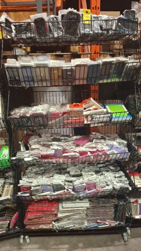 APPROX 500 X BRAND NEW MIXED PHONE CASES LOT TO INCLUDE TABLET CASES - IP 7 CASES - 7G PLUS CASES - A5 CASES - IP 11 PRO CACES - SAMSUNG S7 CASES - IPHONE 6 PLUS CASES -
