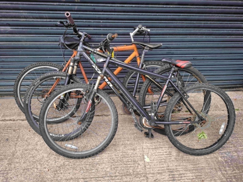 3 X MIXED BIKE LOT CONTAINING 1X OBERON , 1 X SPLICE KONA , 1 X COLORADO