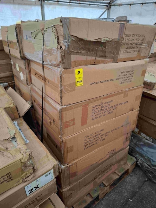 12 X MIXED FLATPACK FURNITURE LOT CONTAINING, CARLETON 4 PIECE WARDROBE SET IN WHITE, CARLETON 3 PIECE GLOSS SET IN WHITE, CARLETON 3 PIECE SET IN PINK, ETC, ON 1 PALLET, MAY BE PARTS ONLY / CUSTOMER RETURNS