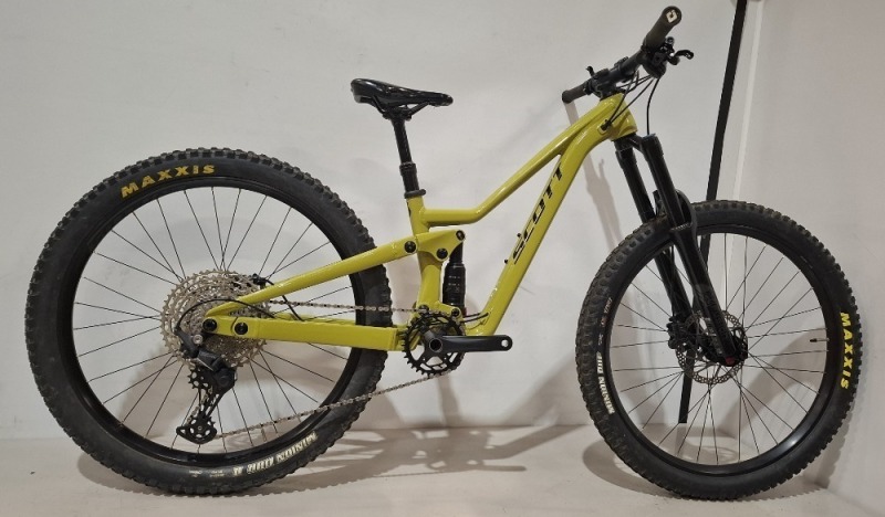 SCOTT RANSOM 600 JUNIOR BIKE MODEL: 290729 SIZE: FOR KIDS 135CM UPWARDS ORIG RRP &pound;1959 KIDS FROM 135CM 26'INCH WHEELS (FLIPCHIP 24' INCH WHEELS) ALLOY FRAME FOR THE FUTURE DH RACER 140MM/130MM TRAVEL FORK/REAR SHOCK SHIMANO BR500 DISC BRAKES (SEE ALL IMAG
